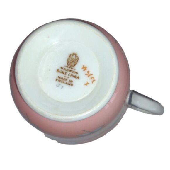 Vintage Wedgwood PIMPERNEL PINK Bone China Cup and Saucer Set W3652 Gold Trim - Picture 7 of 8